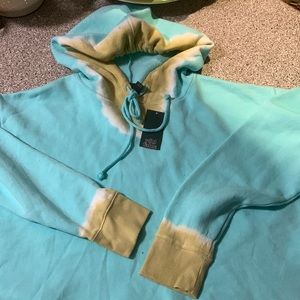 NWT Wild Fable cropped Aqua green tie dye hoodie Responsible style Medium